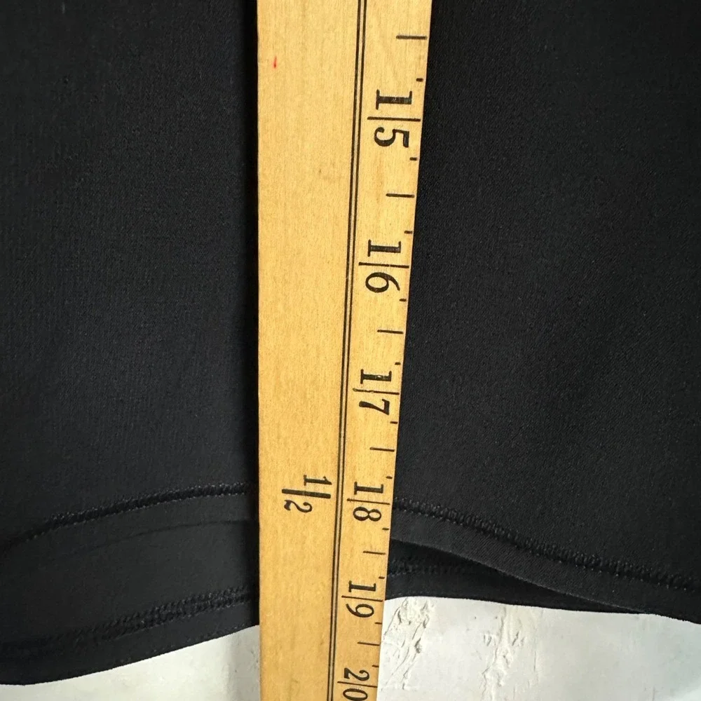 Lululemon Athletic On The Fly Skirt Black Drawstring Pockets Women's 2 Tennis